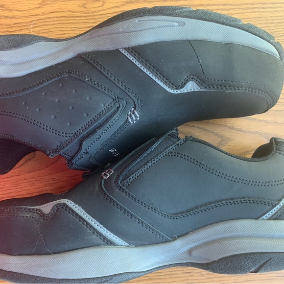 Sketchers Steel Toe Workshoes - Picture 2 of 4